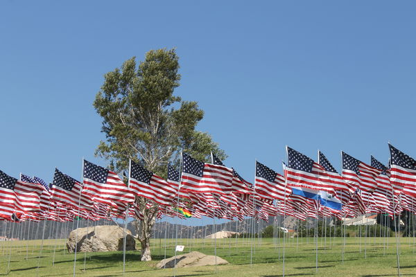 Pepperdine Students Salute to the Heros of 9-11...