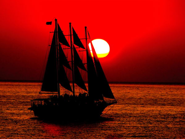 RED SAILS in the sunset ! Santorini, Greece...