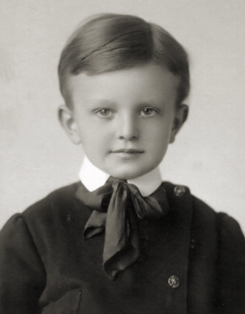 Daddy age 6 (1907)...