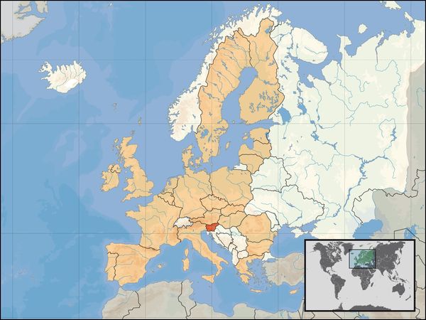 Map of the EU-Slovenia is marked red...