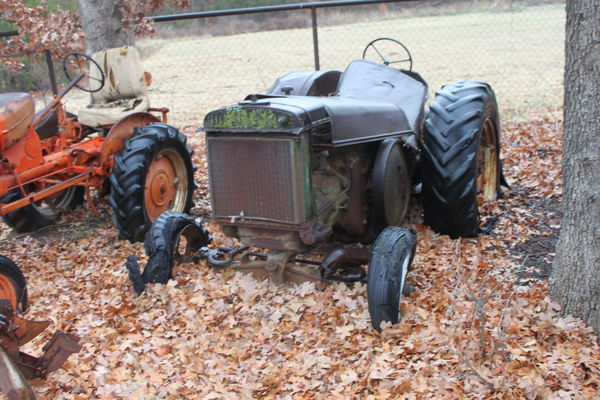 D model john deere has lotta tractors too...