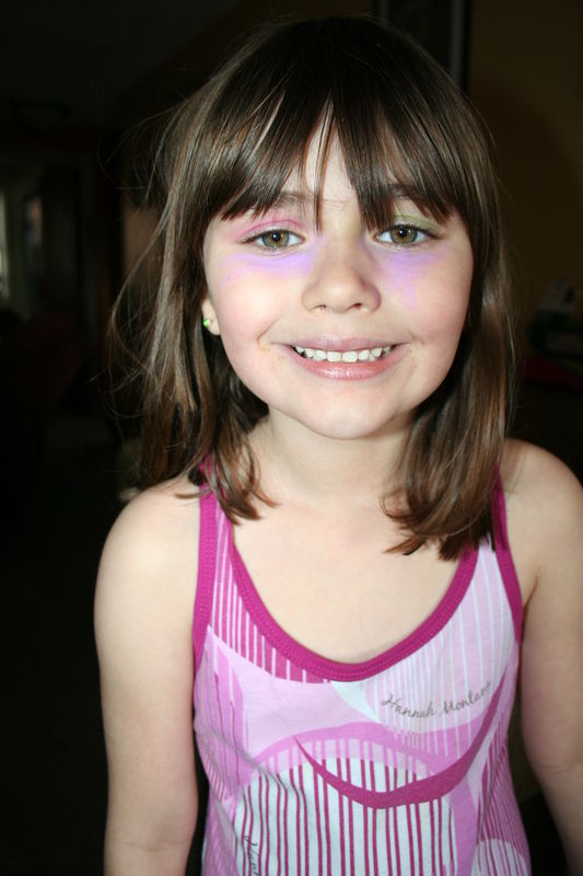 Isn't she PURDY!? She did her own makeup!  (Thanks...