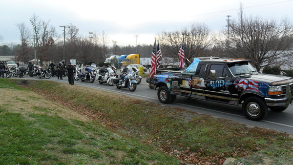 this was the begiining of the convoy to lay wreath...