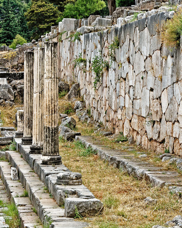 Columns on Steps, Delphi...