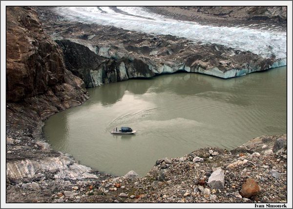 The Shakes glacier at the end of the lake....