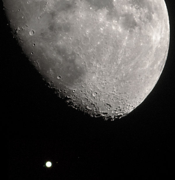 January 3, 2012 Moon and Jupiter - four moons tota...