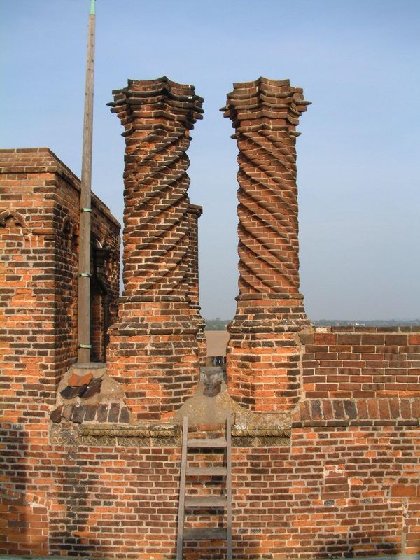 Same building different chimneys, built circa 1520...