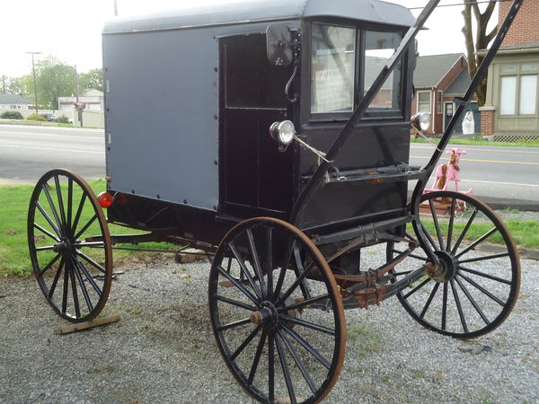 Amish buggy..not too old, but not too new, either!...
