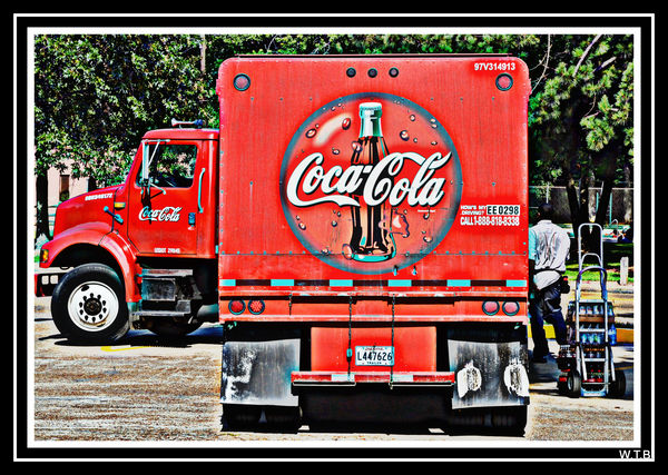 kiss my coke a cola and refresh...