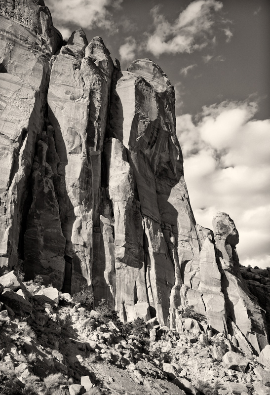 Vertical Fractures, Capitol Reef National Park (20...