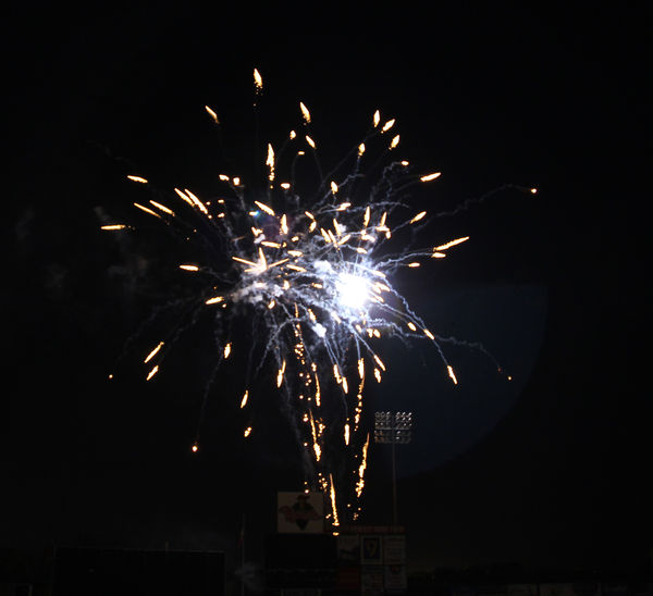 fireworks 3, iso 800, f/3.5, 1/10sec...