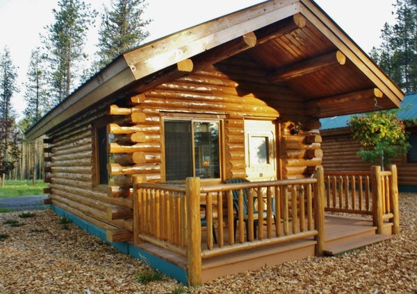 Cutesy cabin near Glacier NP is good....