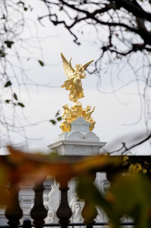 Victoria Memorial, Buckingham Palace...