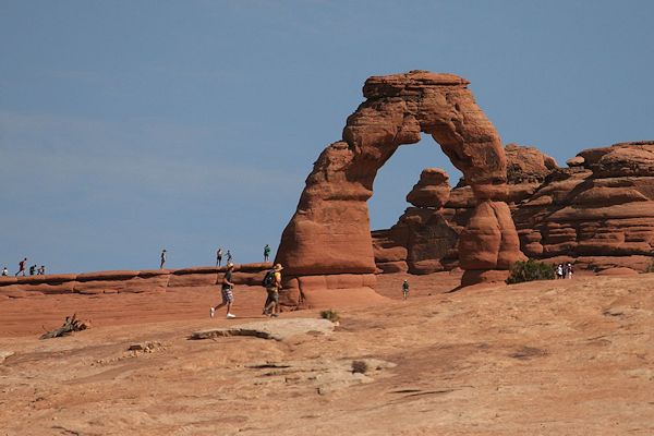 Delicate Arch from parking lot below...