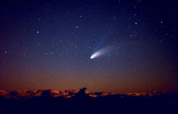 Hale Bopp Comet shot on Mar 26, 1997.  The dingy w...