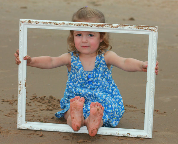 She had her own idea about the "frame" picture!...