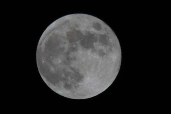 Moon with 2000 mm lens (2x converter) mirror lens...
