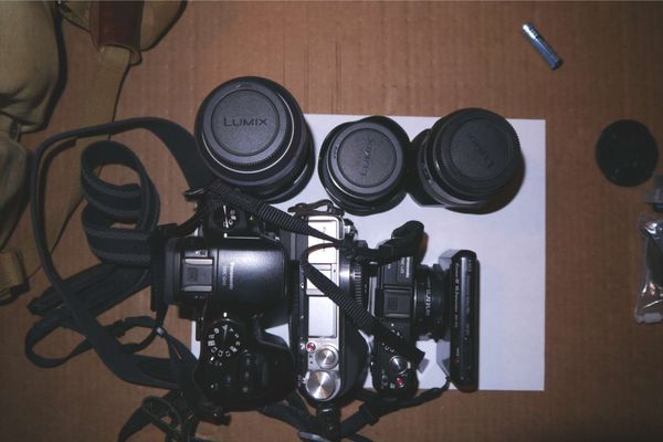 Four-camera working kit...