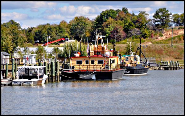 Chesapeake City - the boat in the middle is from t...