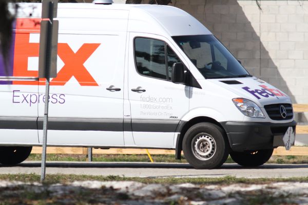 FedEx Van heading East...