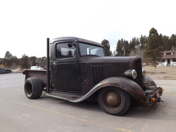 This is a 1934 Rat Rod but the owner told me it wa...