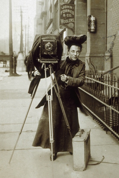 1900's Female Photojournalist...