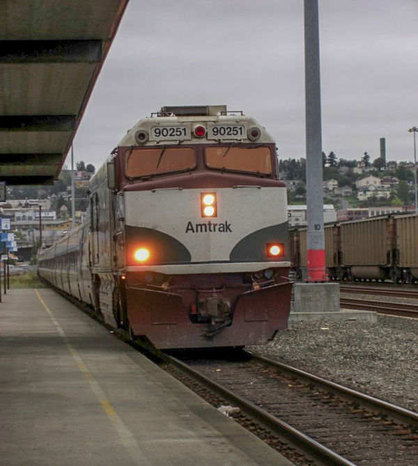 Amtrak Cascades rolls into Tacoma...