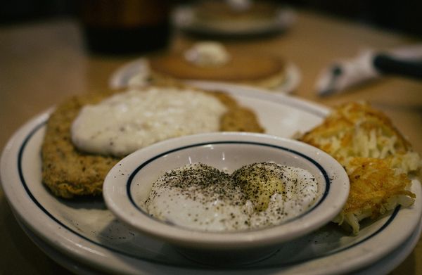 Ihop Country Fried Steak And Eggs Broke The Dennys Tradition And Went To Ihopwowits