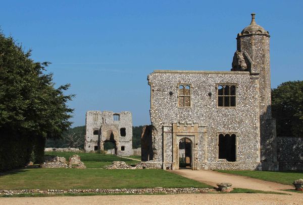The Gate House as it is to day with Castle main en...