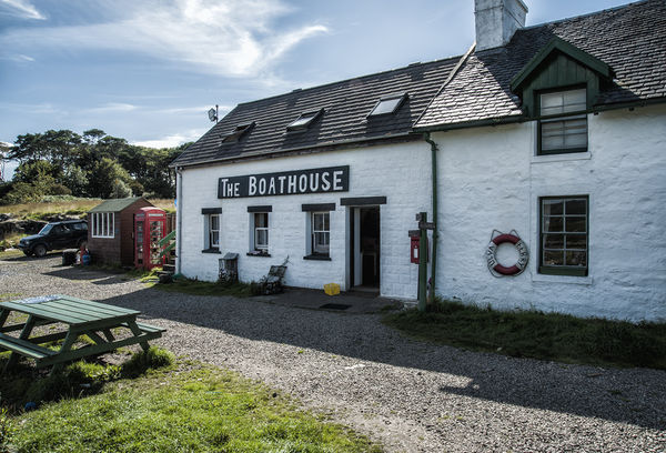 lunch-at-the-boathouse-ulva-the-seafood-platter-with-an-extra-plate