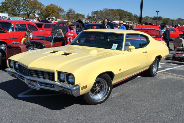 Awesome 70-71 Buick GS; most people don't have a c...