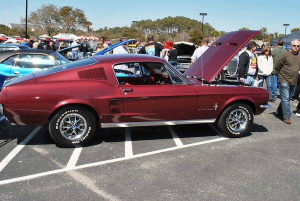 Very beautiful 67 Mustang...
