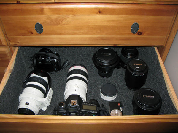 Camera/Lens drawer in foam...
