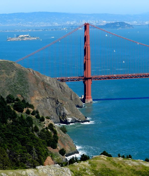 North tower of the Golden Gate Bridge, in marvelou...