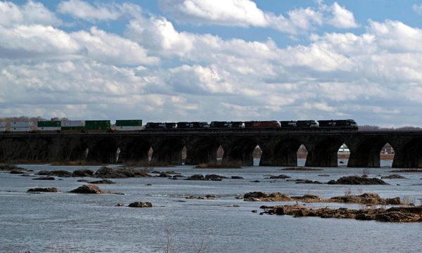 rockville stone arch bridge