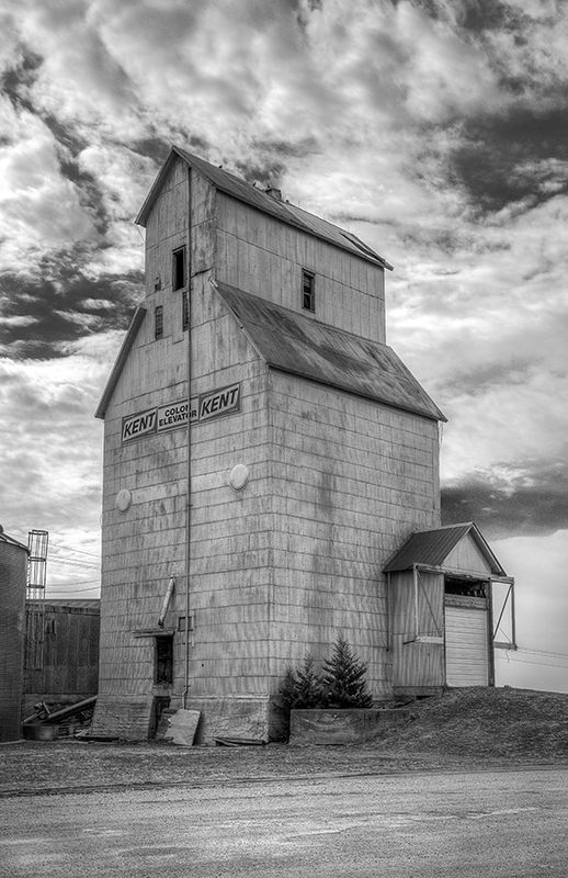 Colon, NE Grain Elevator: Was out driving around today and found this ...