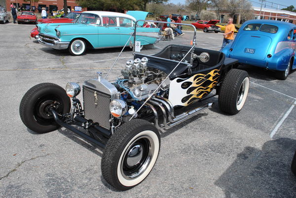 Tri-powered small block Fords are becoming more po...