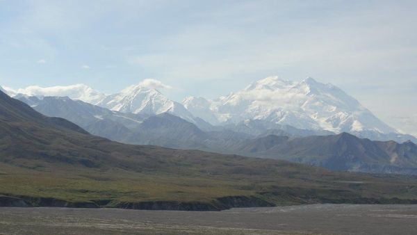 Denali from same spot, zoomed out more...