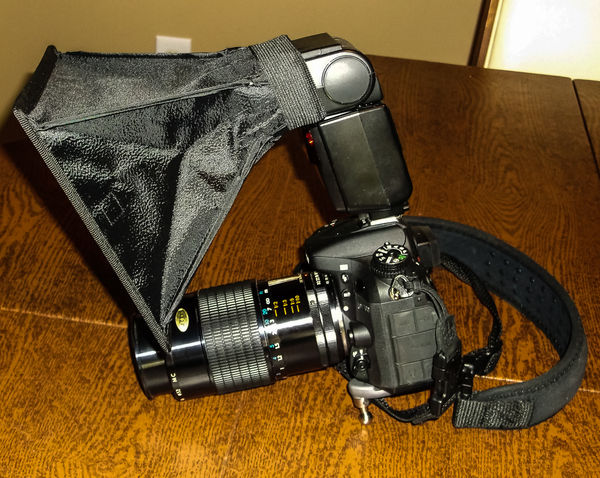 complteted softbox setup on speedlight/camera...