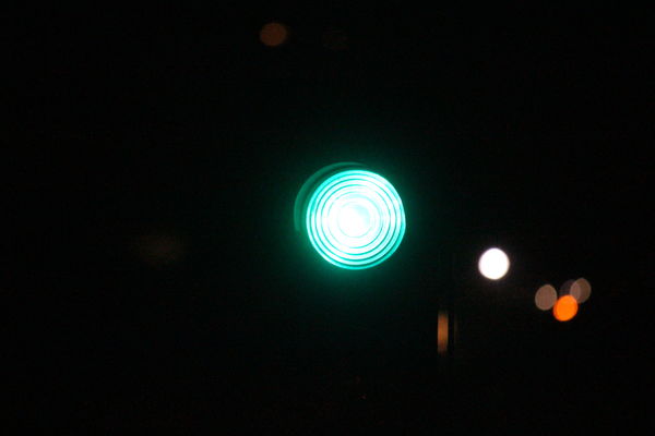 The green signal light's rings are very distinct a...