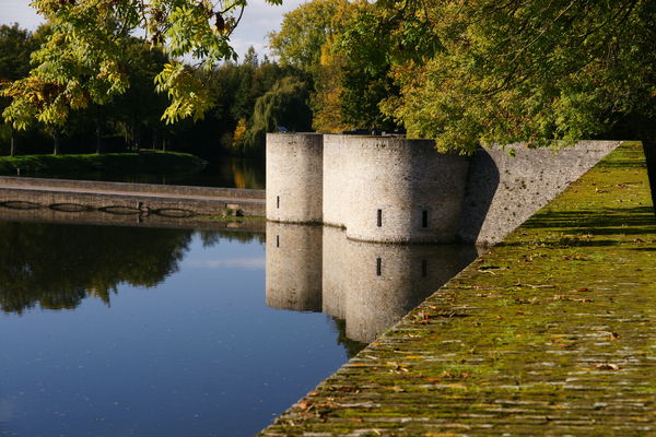 wall  & moat surrounding the town....