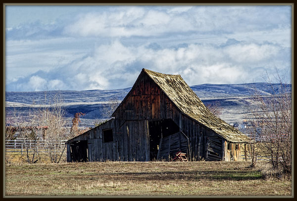 4. Jan 18: a barn near Yakima, no quilt project he...