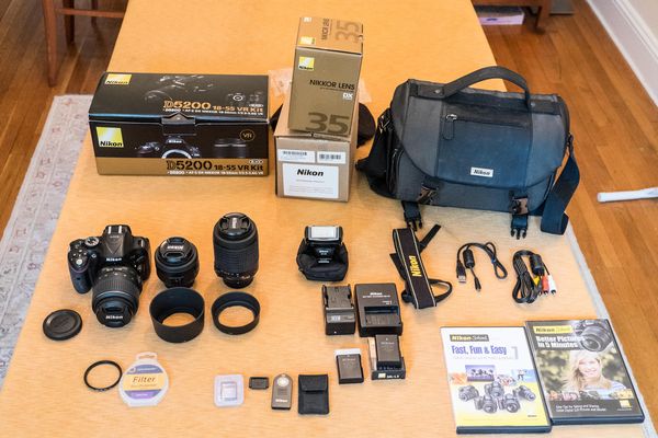 Everything (not shown "D5200 for dummies")...