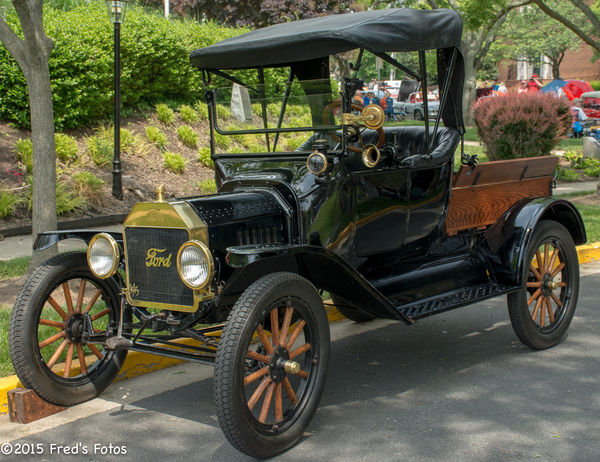 Old Models: A selection of old model Fords.