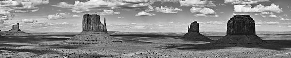 Monument Valley Panorama...