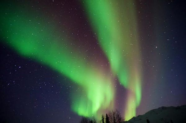 Big Night Sky Shows Rare Aurora Colors...