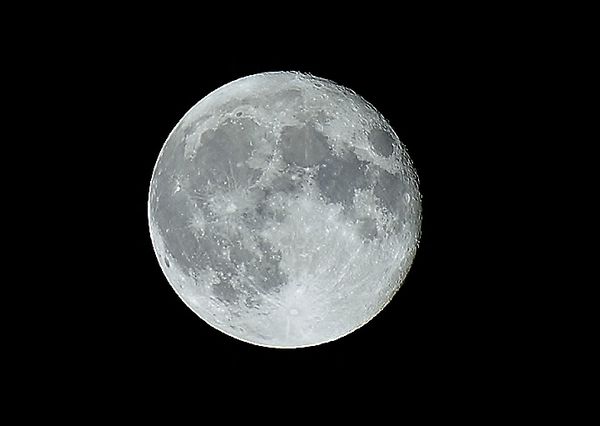 This is the moon shot that you saw cropped & adjus...
