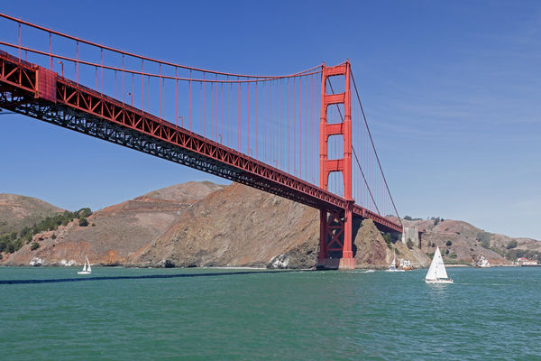 Golden Gate Bridge from Viewpoint...