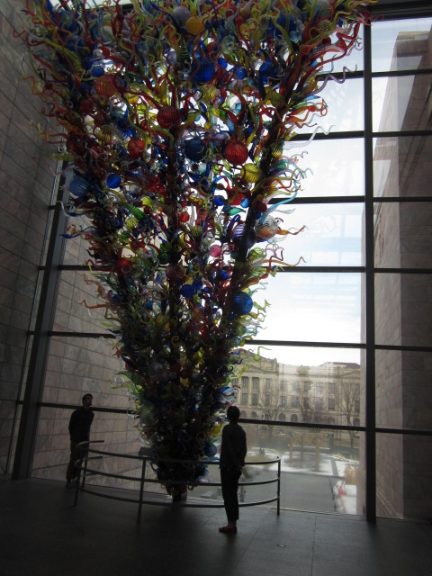 40' sculpture by Chihuly...