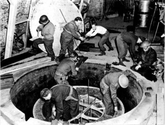 Nazi nuclear reactor prototype being disassembled ...